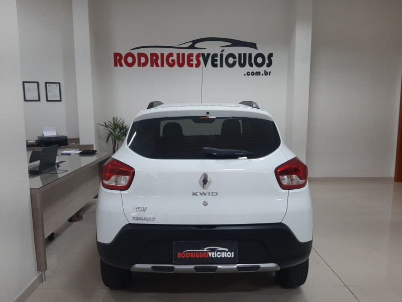 KWID 1.0 12V OUTSIDER FLEX 4P MANUAL - 2022 - CAXIAS DO SUL