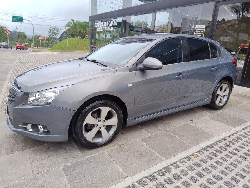 CRUZE 1.8 LT SPORT6 16V FLEX 4P MANUAL