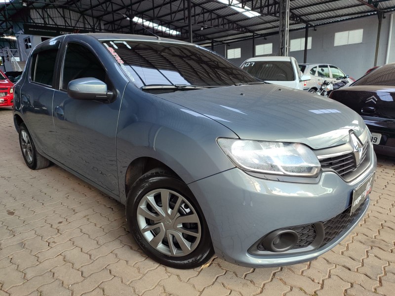 SANDERO 1.0 EXPRESSION 16V FLEX 4P MANUAL - 2017 - CAXIAS DO SUL