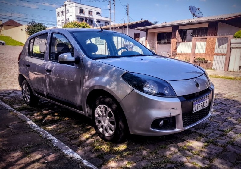 SANDERO 1.0 EXPRESSION 16V FLEX 4P MANUAL - 2013 - FARROUPILHA