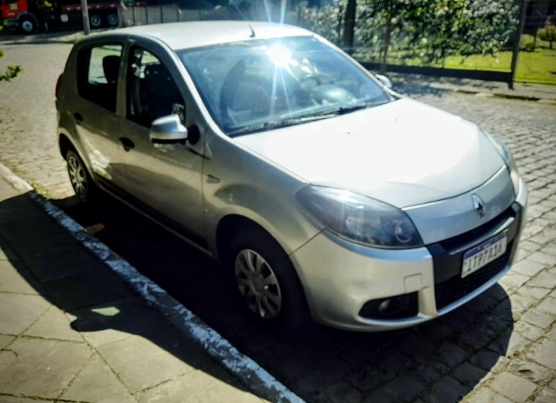 SANDERO 1.0 EXPRESSION 16V FLEX 4P MANUAL - 2013 - FARROUPILHA