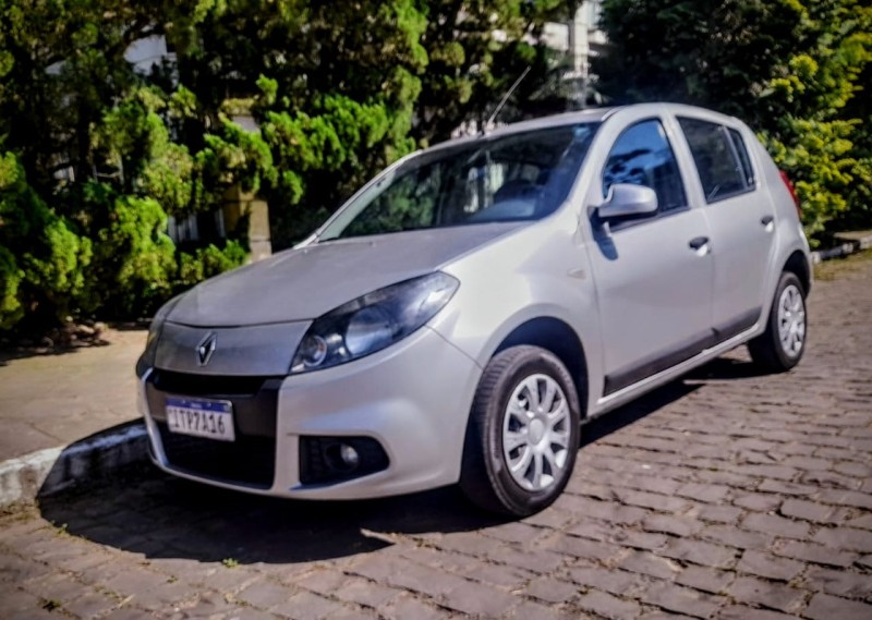 SANDERO 1.0 EXPRESSION 16V FLEX 4P MANUAL - 2013 - FARROUPILHA