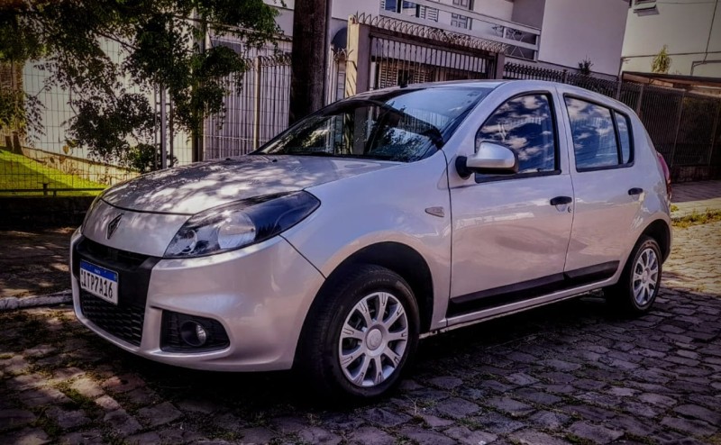 SANDERO 1.0 EXPRESSION 16V FLEX 4P MANUAL - 2013 - FARROUPILHA