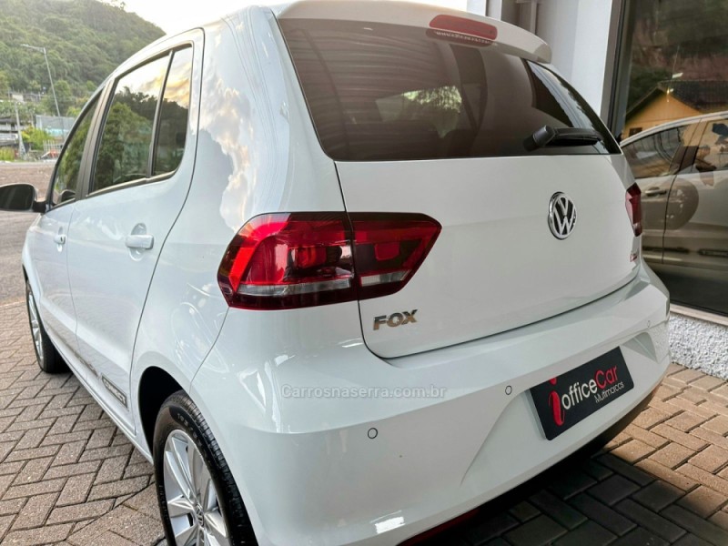 FOX 1.6 CONNECT 8V FLEX 4P MANUAL - 2022 - TRêS COROAS