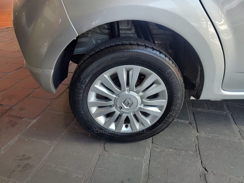 SANDERO 1.6 EXPRESSION 8V FLEX 4P MANUAL - 2014 - CAXIAS DO SUL