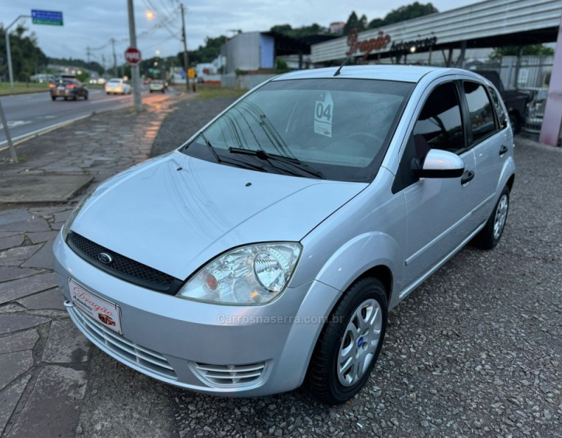 fiesta 1.0 rocam hatch 8v flex 4p manual 2004 caxias do sul