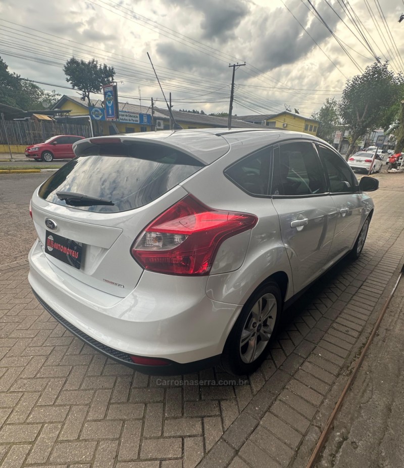 FOCUS 1.6 S 16V FLEX 4P AUTOMÁTICO - 2015 - PAROBé