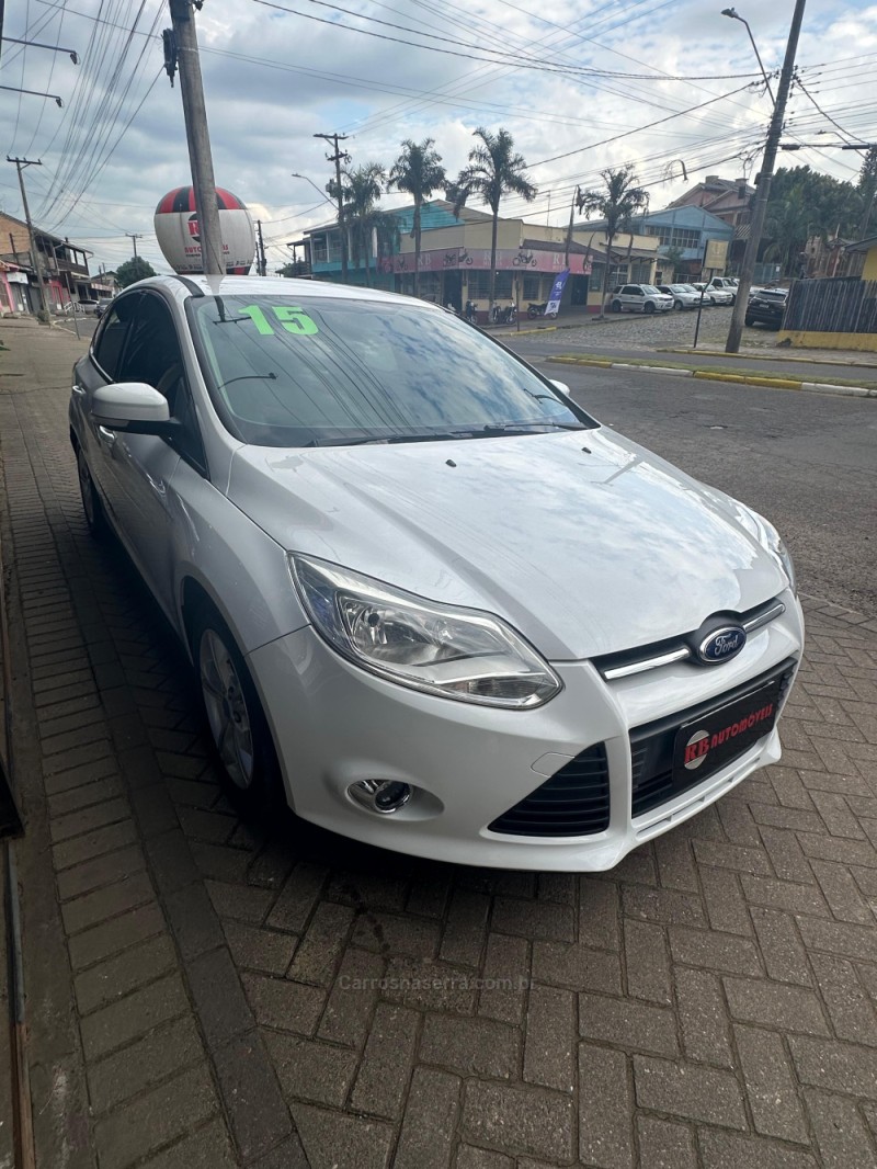 FOCUS 1.6 S 16V FLEX 4P AUTOMÁTICO - 2015 - PAROBé