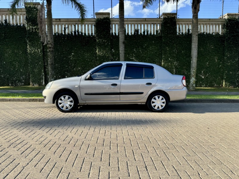 CLIO 1.0 AUTHENTIQUE SEDAN 16V FLEX 4P MANUAL - 2007 - CAXIAS DO SUL