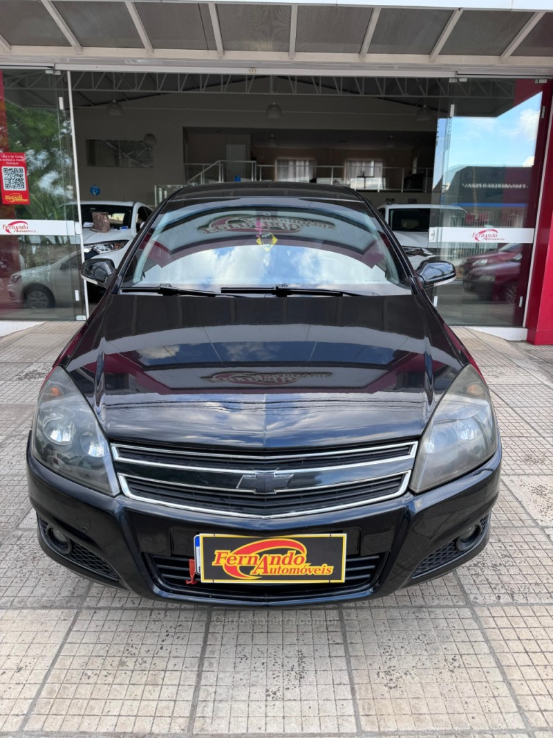 VECTRA 2.0 MPFI GT HATCH 8V FLEX 4P MANUAL - 2011 - SOLEDADE