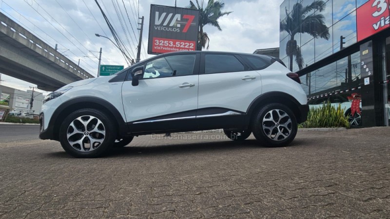 CAPTUR 1.6 16V INTENSE BOSE FLEX 4P AUTOMÁTICO - 2021 - NOVO HAMBURGO