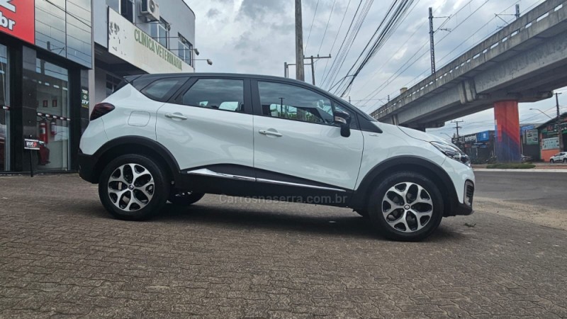 CAPTUR 1.6 16V INTENSE BOSE FLEX 4P AUTOMÁTICO - 2021 - NOVO HAMBURGO