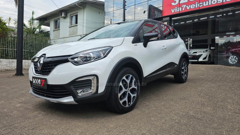 CAPTUR 1.6 16V INTENSE BOSE FLEX 4P AUTOMÁTICO - 2021 - NOVO HAMBURGO