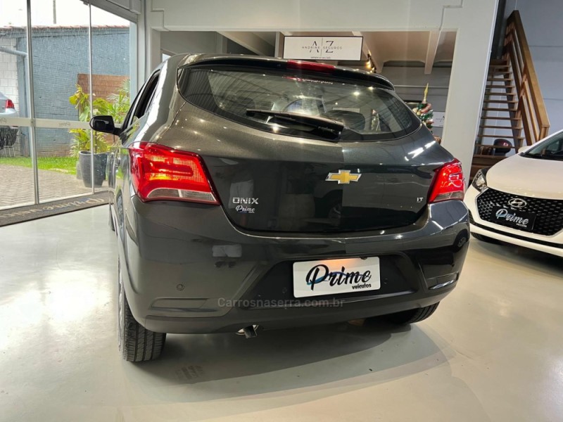 ONIX 1.0 LT 12V FLEX 4P MANUAL - 2019 - ESTâNCIA VELHA