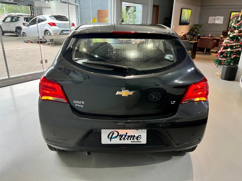 ONIX 1.0 LT 12V FLEX 4P MANUAL - 2019 - ESTâNCIA VELHA