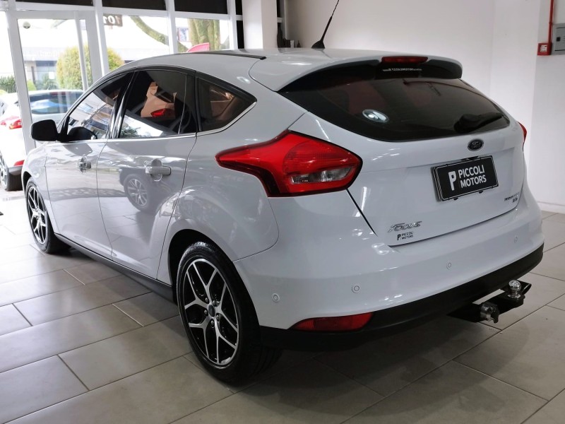 FOCUS 2.0 TITANIUM PLUS HATCH 16V FLEX 4P AUTO - 2017 - CAXIAS DO SUL