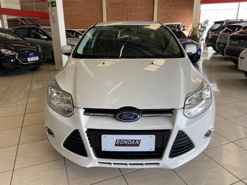 FOCUS 1.6 S HATCH 16V FLEX 4P AUTOMÁTICO - 2015 - FARROUPILHA