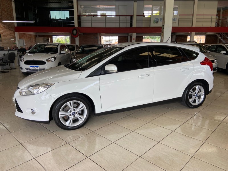 FOCUS 1.6 S HATCH 16V FLEX 4P AUTOMÁTICO - 2015 - FARROUPILHA