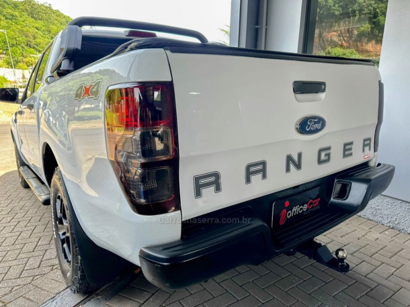 RANGER 2.2 XL 4X4 CD 16V DIESEL 4P MANUAL - 2017 - TRêS COROAS