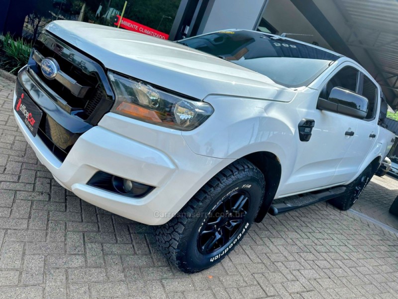 RANGER 2.2 XL 4X4 CD 16V DIESEL 4P MANUAL - 2017 - TRêS COROAS