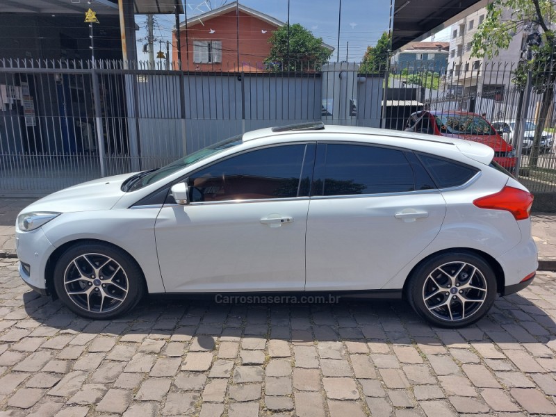 FOCUS 2.0 SE PLUS FASTBACK 16V FLEX 4P AUTOMÁTICO - 2016 - CAXIAS DO SUL