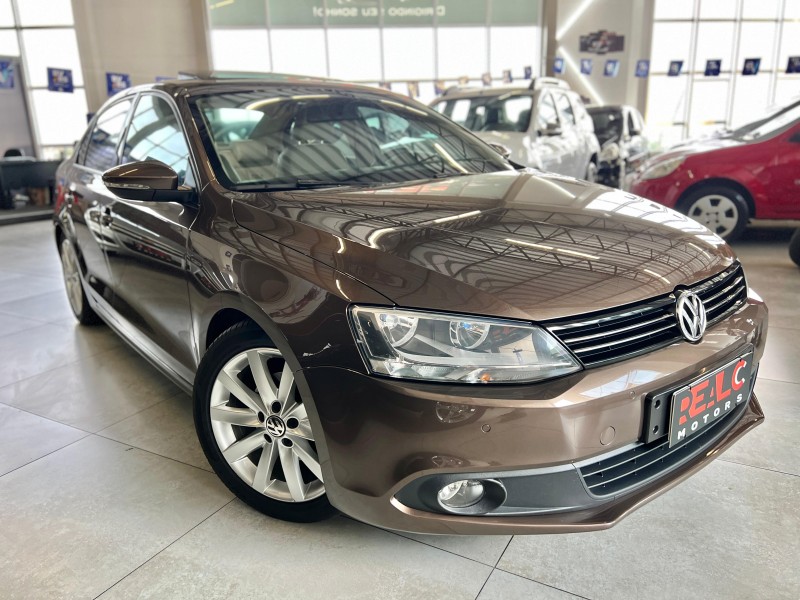 JETTA 2.0 COMFORTLINE FLEX 4P TIPTRONIC - 2014 - CAXIAS DO SUL