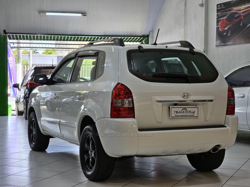 TUCSON 2.0 MPFI GLS 16V 143CV 2WD GASOLINA 4P AUTOMÁTICO - 2015 - SAPUCAIA DO SUL