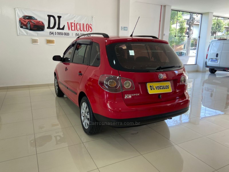 SPACEFOX 1.6 MI 8V FLEX 4P MANUAL - 2010 - NOVA BASSANO