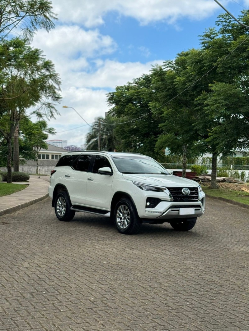 HILUX SW4 2.8 SRX 4X4 7 LUGARES 16V TURBO INTERCOOLER DIESEL 4P AUTOMÁTICO - 2021 - BENTO GONçALVES