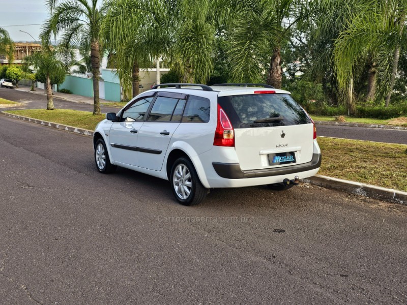 MÉGANE 1.6 DYNAMIQUE GRAND TOUR 16V FLEX 4P MANUAL - 2010 - CAMPO BOM