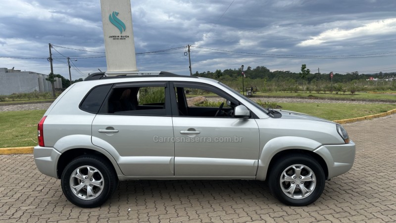 TUCSON 2.0 MPFI GLS 16V 143CV 2WD FLEX 4P AUTOMÁTICO - 2011 - LAJEADO