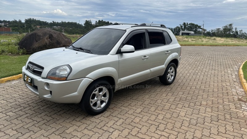 tucson 2.0 mpfi gls 16v 143cv 2wd flex 4p automatico 2011 lajeado