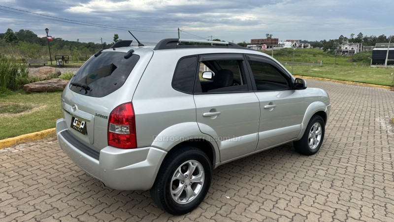 TUCSON 2.0 MPFI GLS 16V 143CV 2WD FLEX 4P AUTOMÁTICO - 2011 - LAJEADO