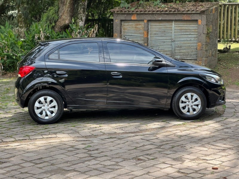 ONIX 1.0 MPFI LT 8V FLEX 4P MANUAL - 2018 - GRAMADO