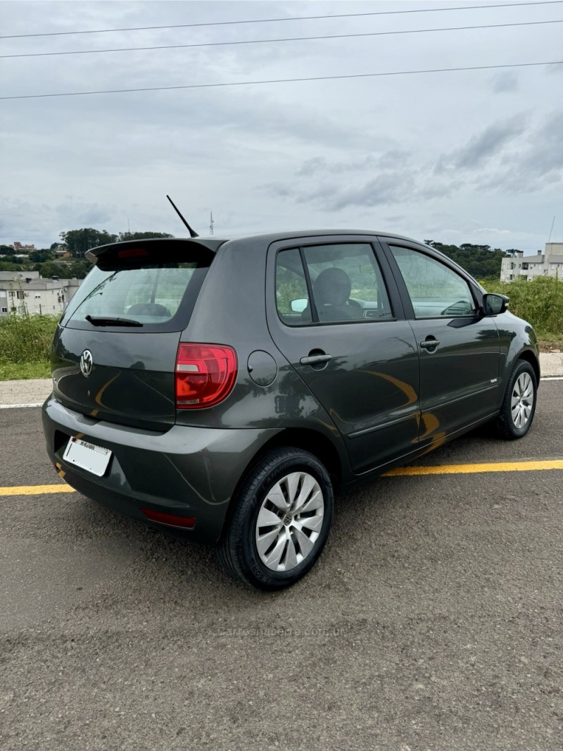 FOX 1.0 MI TREND 8V FLEX 4P MANUAL - 2013 - NOVA PRATA