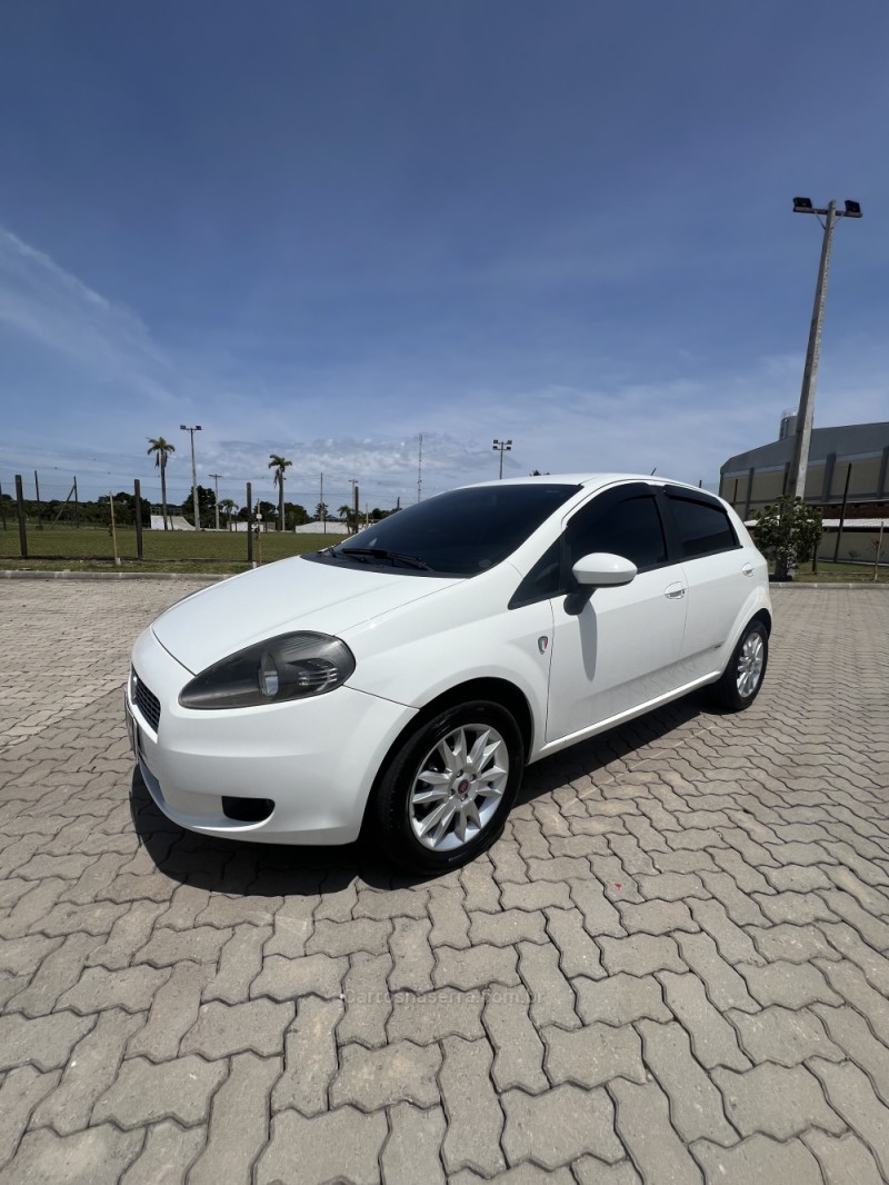 PUNTO 1.4 ATTRACTIVE ITALIA 8V FLEX 4P MANUAL - 2012 - ANTôNIO PRADO