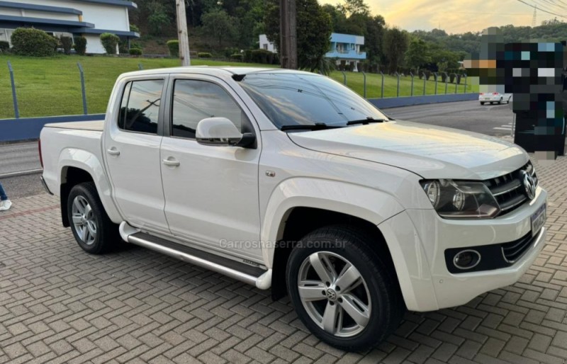 AMAROK 2.0 HIGHLINE 4X4 CD 16V TURBO INTERCOOLER DIESEL 4P AUTOMÁTICO - 2013 - CAXIAS DO SUL