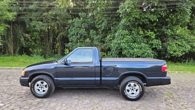 S10 4.3 SFI DLX 4X2 CE V6 12V GASOLINA 2P MANUAL - 1999 - IVOTI