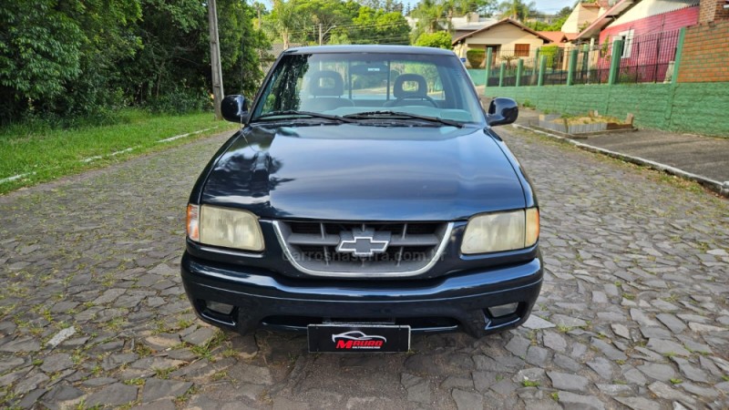 S10 4.3 SFI DLX 4X2 CE V6 12V GASOLINA 2P MANUAL - 1999 - IVOTI