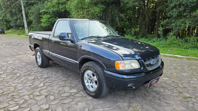 S10 4.3 SFI DLX 4X2 CE V6 12V GASOLINA 2P MANUAL - 1999 - IVOTI