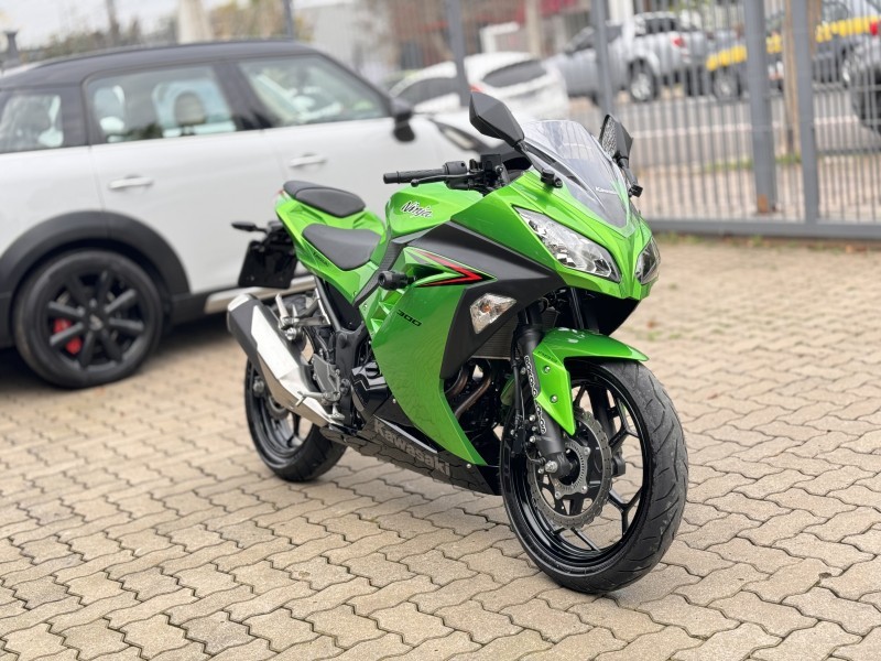 NINJA 300 ABS LIMITED EDITION - 2024 - BENTO GONçALVES