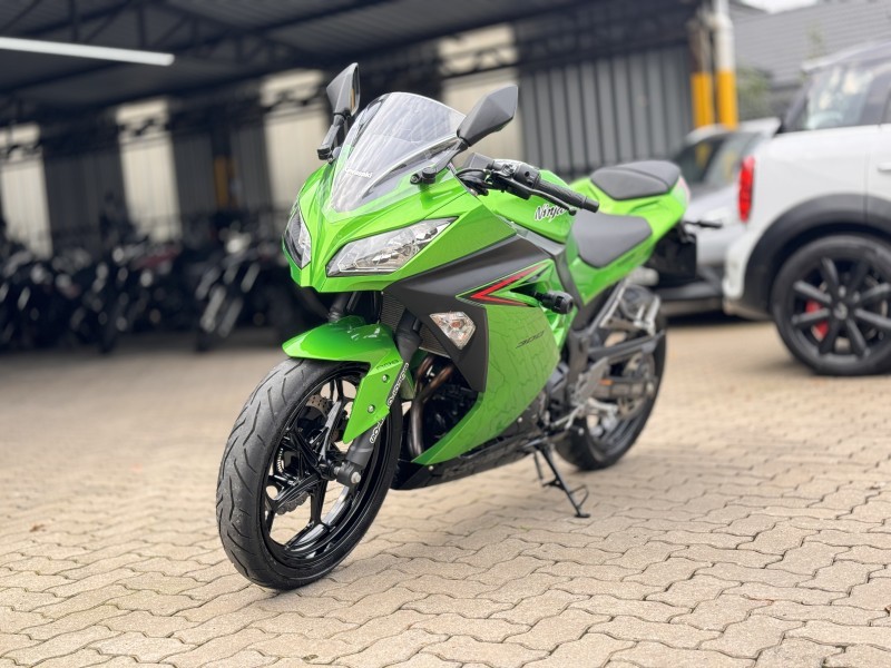 NINJA 300 ABS LIMITED EDITION - 2024 - BENTO GONçALVES