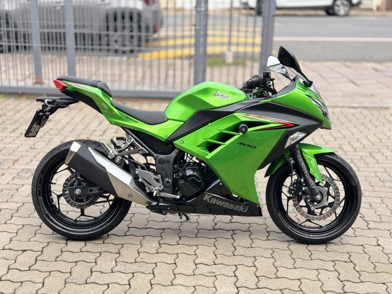 NINJA 300 ABS LIMITED EDITION - 2024 - BENTO GONçALVES