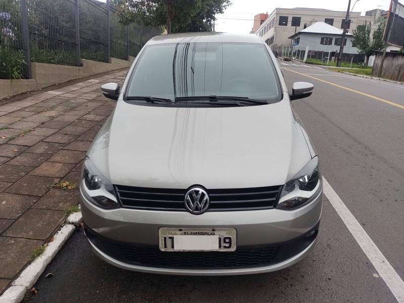 FOX 1.6 MI 8V FLEX 4P MANUAL - 2013 - FARROUPILHA