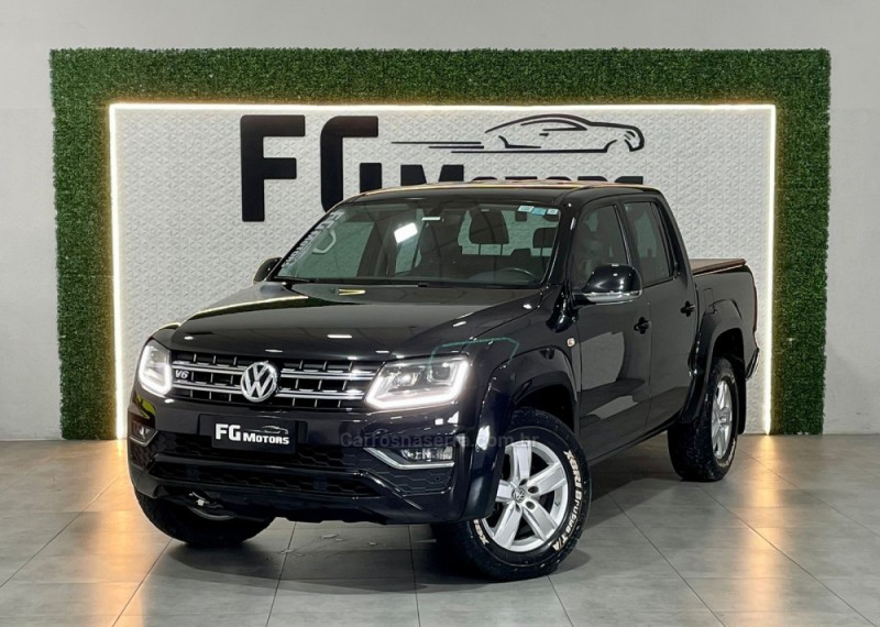 AMAROK 3.0 V6 TDI HIGHLINE CD DIESEL 4MOTION AUTOMÁTICO - 2017 - NOVO HAMBURGO