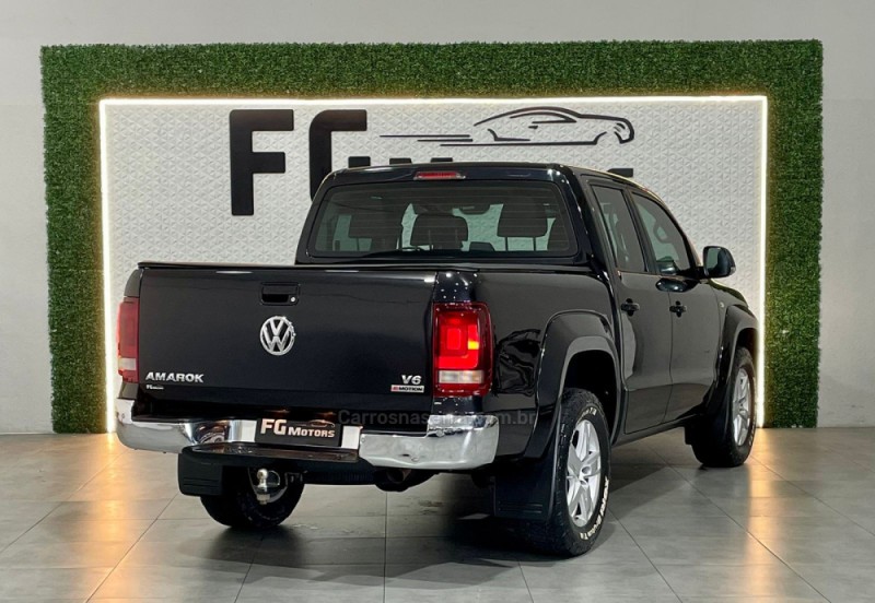 AMAROK 3.0 V6 TDI HIGHLINE CD DIESEL 4MOTION AUTOMÁTICO - 2017 - NOVO HAMBURGO