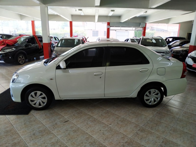 ETIOS 1.5 XS SEDAN 16V FLEX 4P MANUAL - 2018 - CAXIAS DO SUL