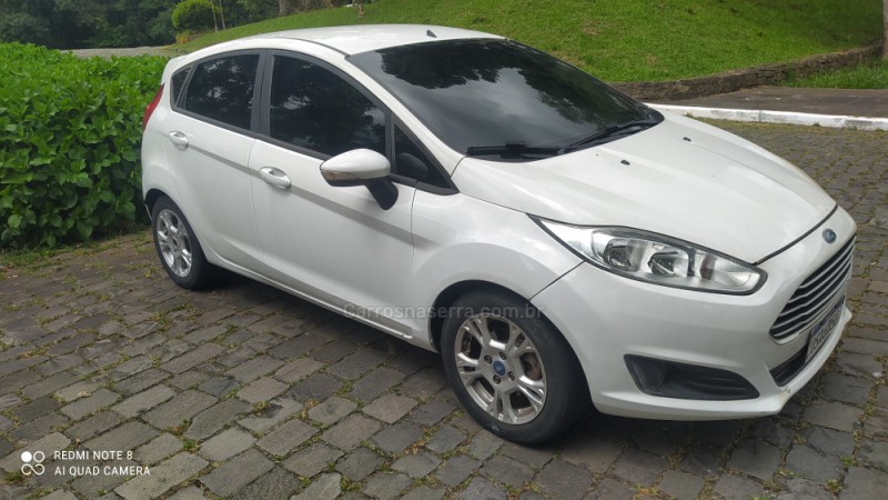 fiesta 1.6 se hatch 16v flex 4p automatico 2015 farroupilha