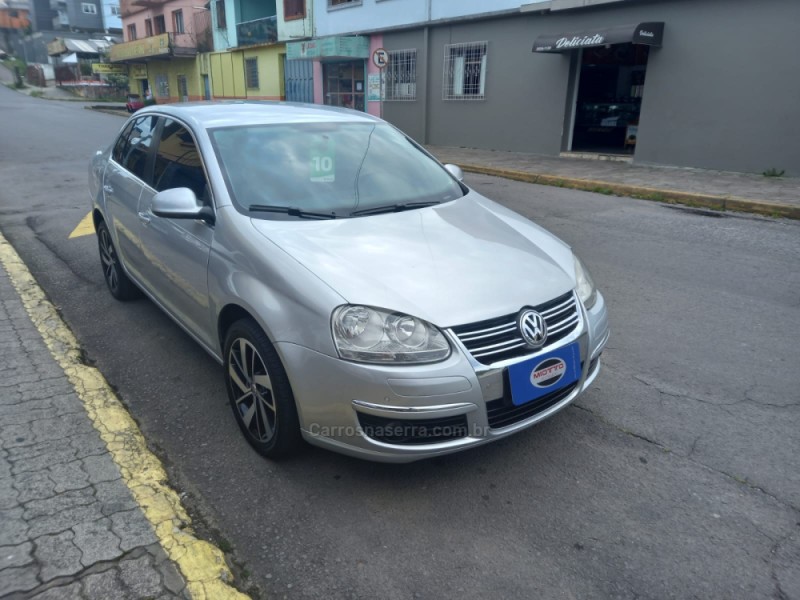 JETTA 2.5 I 20V 170CV GASOLINA 4P TIPTRONIC - 2010 - CAXIAS DO SUL