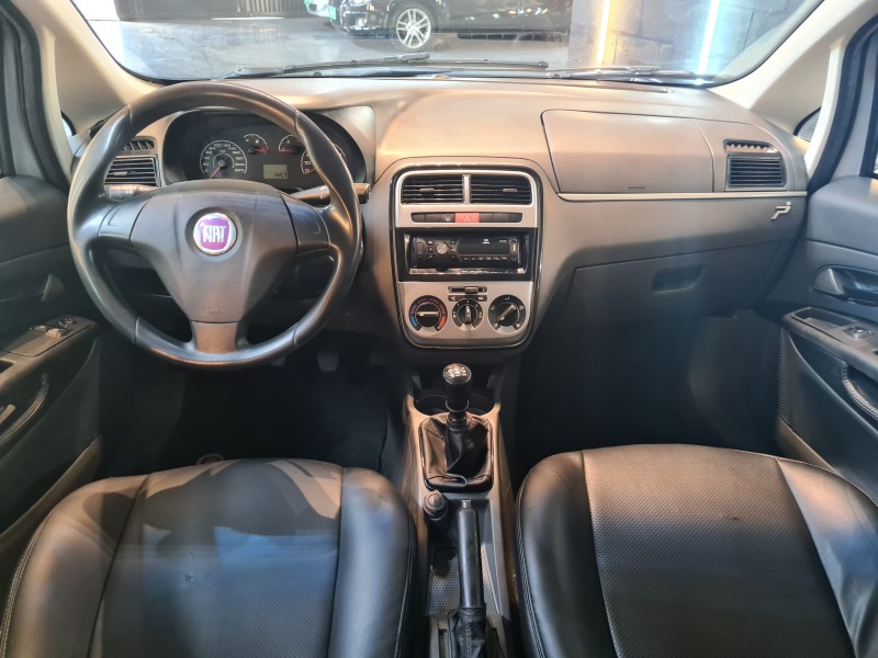 PUNTO 1.4 ATTRACTIVE 8V FLEX 4P MANUAL - 2012 - FARROUPILHA